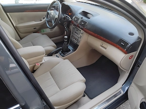 Toyota Avensis 2.2 D-Cat 177 PS mit AHK  Bild 4