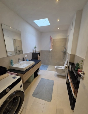 Helle, teilmöblierte Dachgeschosswohnung mit großer Terrasse in Wolfurt zu vermieten. Bild 5