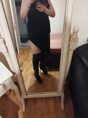 Attraktive Frau sucht diskrete Treffen gegen TG