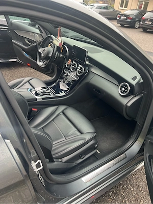 Mercedes-Benz d220d 4Matic Amg paket Bild 10