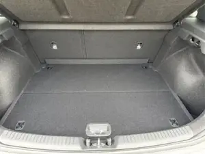 Hyundai i30 STYLE EDITION SHZ NAVI ALU LED RFK PDC 1.5 MPI ... Bild 7