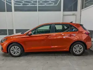 Hyundai i30 STYLE NAVI LED RFK PDC 1.5 MPI 70,6kW96PS EURO6... Bild 3