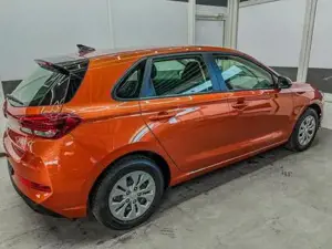 Hyundai i30 STYLE NAVI LED RFK PDC 1.5 MPI 70,6kW96PS EURO6... Bild 5