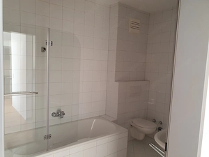 Ab 1 Juni 2026 verfügbar.  Zwei Zimmer Wohnung mit Lift und fixem Tiefgaragenplatz Bild 4