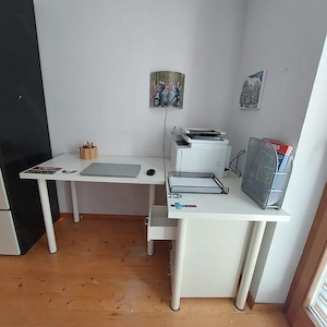 Jugend-Kleiderschrank 3-teilig, fahrbare Leichtgarderobe, Jugendschreibtisch zu verschenken  Bild 10