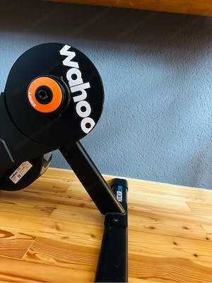 Wahoo KICKR CORE 2 mit Zwift Cog & Click - wie neu Bild 3