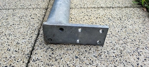 Rohrpfosten aus Stahl, Abstützung