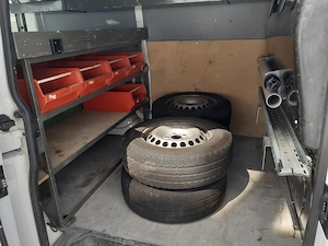 Volkswagen T5 Transporter Allrad, AHK, Klima, gültiges Pickerl, 8fach bereift VW Bus Bild 7