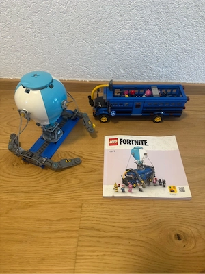 Lego Fortnite Battle Bus Bild 2