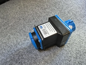 Festes Adapterstück CEE-Stecker auf Schutzkontakt-Steckdose mit Klappdeckel Bild 3