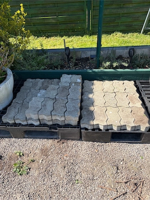 Betonsteine ca. 22x11cm
