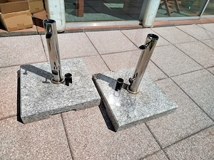 Schirmständer schwer Granit (2 Stück vorhanden) Bild 2