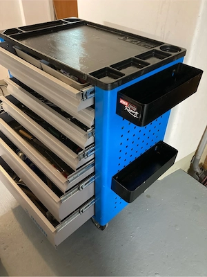 Werkzeugwagen mit werkzeug Bild 2