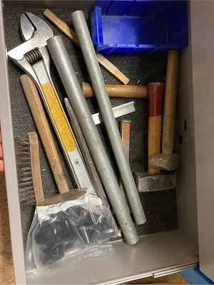 Werkzeugwagen mit werkzeug Bild 3