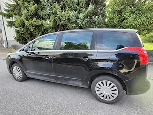 Peugeot 5008, Erstzulassung 2015, 7 Sitzplätze - DEFEKT! Bild 2