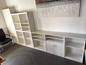 verschiedene Büromöbel Bild 2