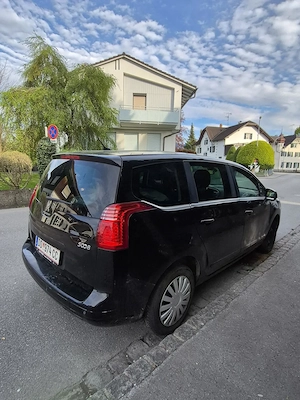Peugeot 5008, Erstzulassung 2015, 7 Sitzplätze - DEFEKT! Bild 4