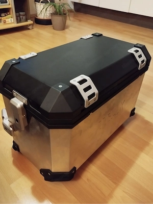 2 seiten Kofer und Kofer Trager Bild 3