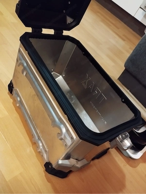 2 seiten Kofer und Kofer Trager Bild 4