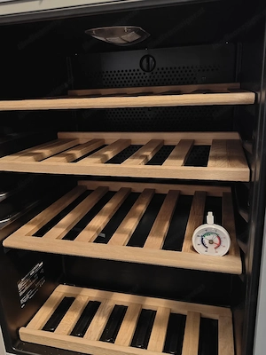 Bosch Weinkühlschrank KTW18V80  850x595x635mm Bild 2