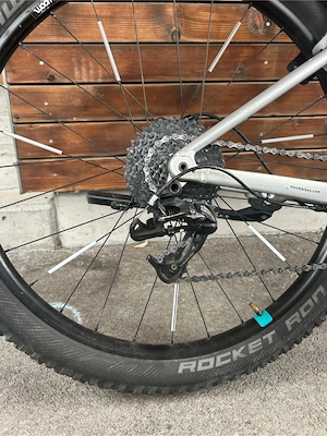    woom OFF 6   leichtes Kinder  Jugend Mountainbike | Top Zustand und coole Farbe Bild 4