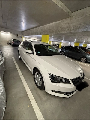 Skoda Superb 2.0 TDI Style DSG Bild 8