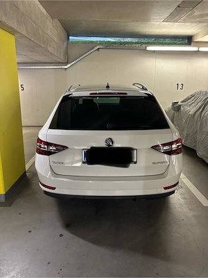 Skoda Superb 2.0 TDI Style DSG Bild 2