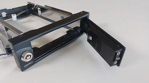 ICY BOX IB-168SK-B   Trägerloser Wechselrahmen für 3,5" Festplatten Bild 5