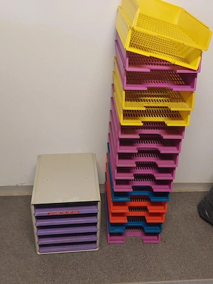 verschiedene Büromöbel Bild 4