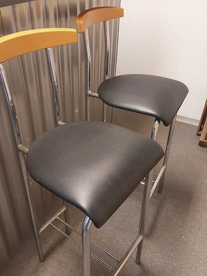 verschiedene Büromöbel Bild 5