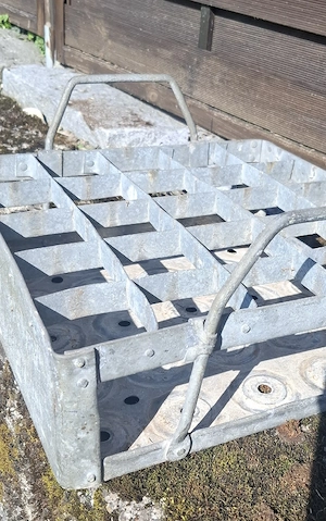 Antike Bierkiste Metall  Bild 3