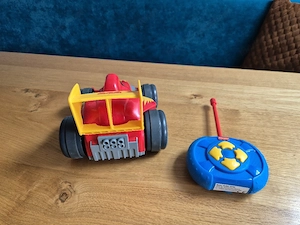 Fisher-Price Ferngesteuertes Auto für Kleinkinder Bild 2