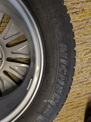 Gepflegte Original Mercedes 16" Alufelgen | A-, B-, CLA-Klasse Bild 8