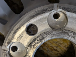 Gepflegte Original Mercedes 16" Alufelgen | A-, B-, CLA-Klasse Bild 6