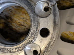 Gepflegte Original Mercedes 16" Alufelgen | A-, B-, CLA-Klasse Bild 5