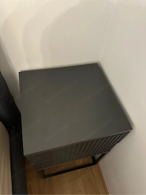 2 Nachtkästchen Bild 4