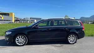 Verkaufe Volvo V70 Automatik Bild 2