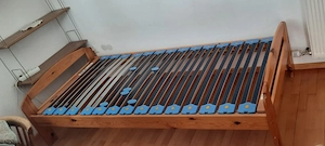 Neuwertiges Vollholzbett  Bild 2