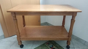 Rollbarer Holztisch  Bild 2