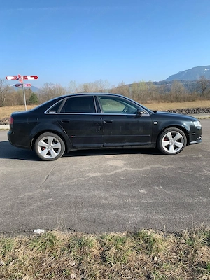 Audi A4 B7, 2.0 TDI, 3xSline Limousine Bild 2