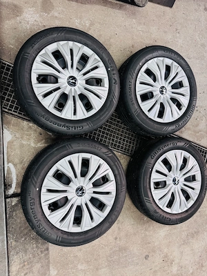 4x VW Original Stahlfelgen + Sommerreifen 215 55 R17 DOT 2024 NEUWERTIG Bild 9