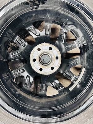 VW 17 Zoll Alufelgen 5Q0601027N + Continental 215 60 R17C Bild 6