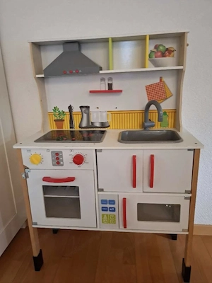 Spieleküche mit viel Zubehör
