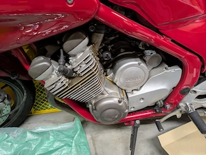 YAMAHA Diversion 600 - 4 Zylinder - Motorrad  Bild 2