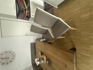 Essbank und Stühle Bild 3