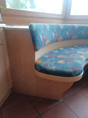 Rundbank und Tisch in Esche Bild 4