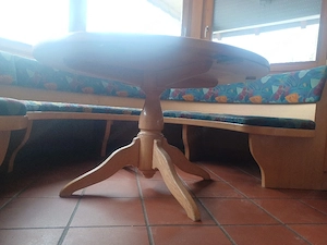 Rundbank und Tisch in Esche Bild 3