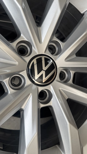 Orginal VW Sommerreifen, Alufelgen Top Zustand, 215 60 R16 Bild 9