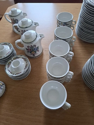 Geschirr Porzelan Bild 2