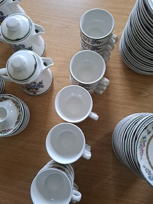 Geschirr Porzelan Bild 5